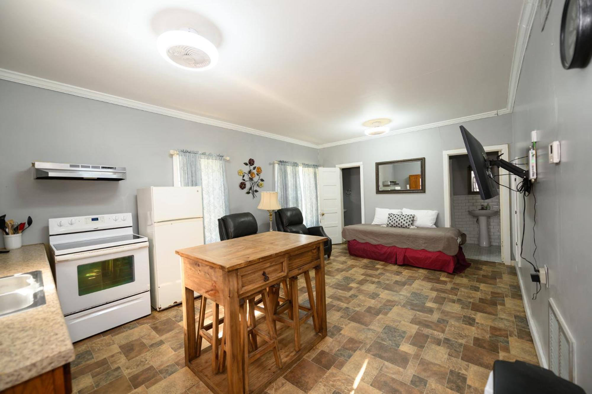 Turn On Inn Lake Village Δωμάτιο φωτογραφία